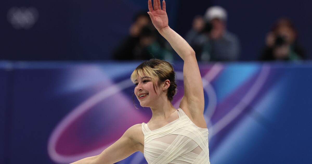 A estilista de Los Angeles, Lisa McKinnon, cria roupas de patinação artística nos EUA