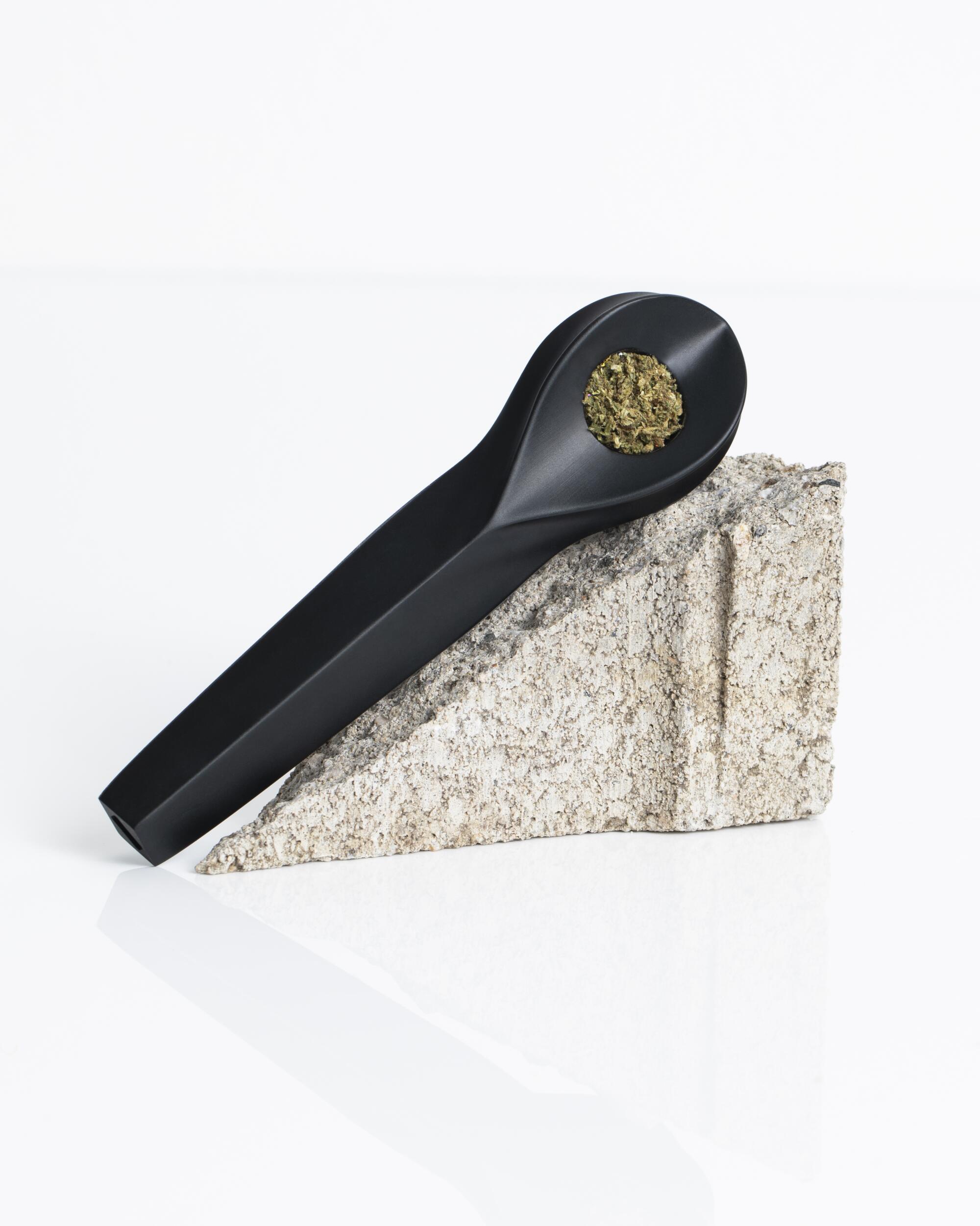 6 Discreet Cannabis Accessories Designed With Women In Mind