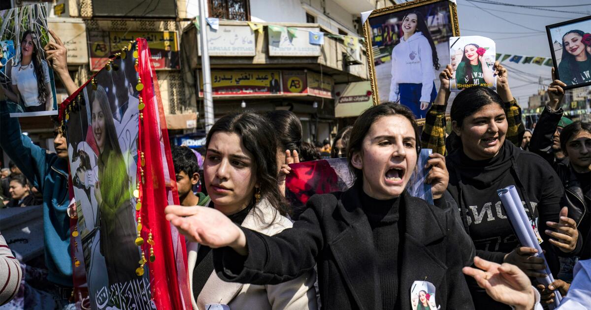 'Her yerde kan vardı.' Mezhep cinayetleri Suriye köylerini yıkıyor