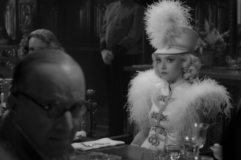 MANK (2020) Amanda Seyfried as Marion Davies in "Mank." NETFLIX