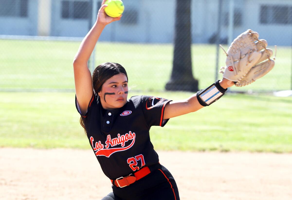 Los Amigos' Sophia Gutierrez pitches against A.B. Miller in the second round of playoffs.