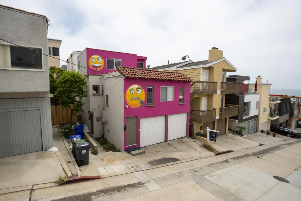 The emoji house on 39th Street in Manhattan Beach is for sale.
