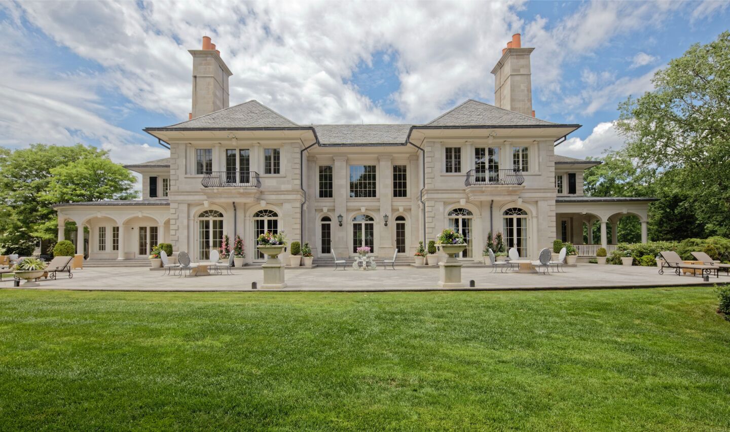 Paul Fireman's Massachusetts mansion: the exterior