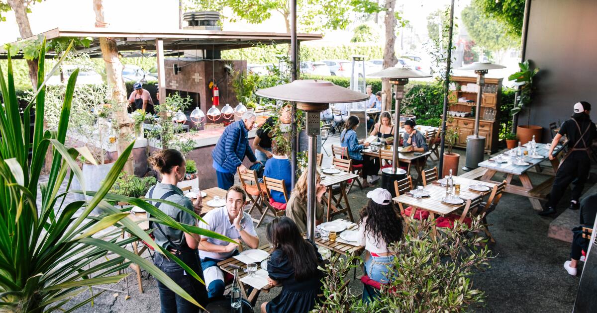 Os melhores restaurantes para refeições no pátio ao ar livre em Los Angeles neste verão