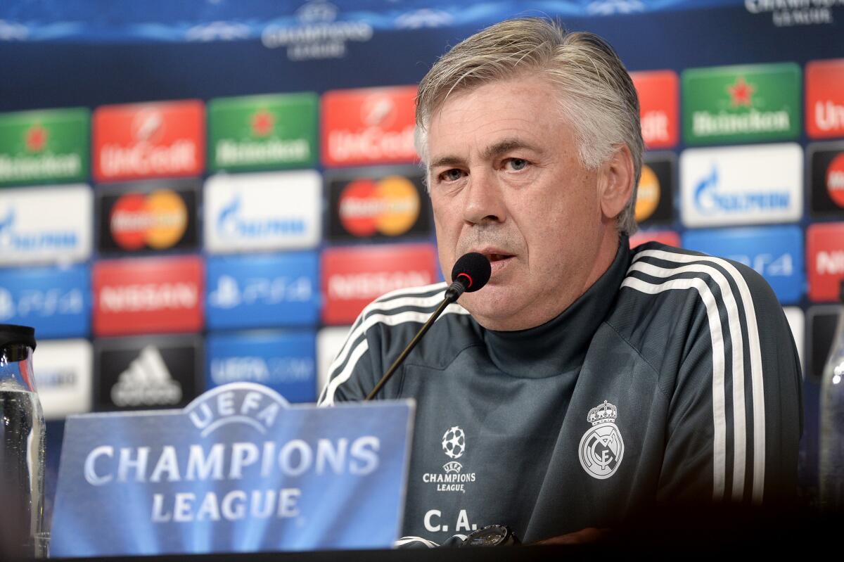 El técnico italiano del Real Madrid, Carlo Ancelotti, se perderá los últimos dos partidos de La Liga tras ser sancionado.
