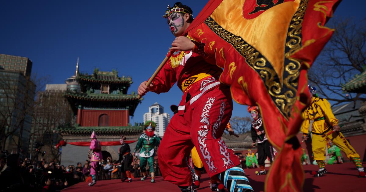 Orações, rituais e celebrações do Ano Novo Lunar inauguram o Ano do Cavalo