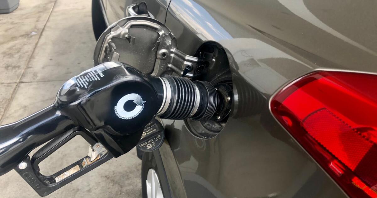 California lawmakers pass bill making refiners reveal profits