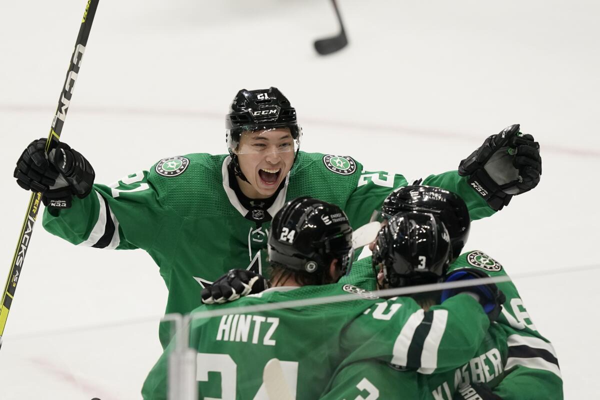 Rangers score 3 in 3rd as Stars lose Oettinger in 6-3 defeat