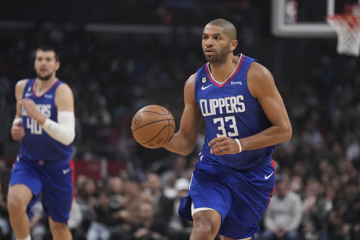 Los Angeles Clippers forward Nicolas Batum (33) dribbles against the Chicago Bulls during the first half.