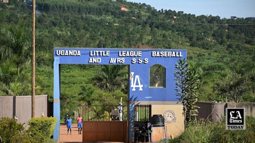 ‘গোপন’ বেসবল একাডেমির ভিতরে ডজার্স উগান্ডায় চালায় ‘গোপন’ বেসবল একাডেমির ভিতরে ডজার্স উগান্ডায় চালায়