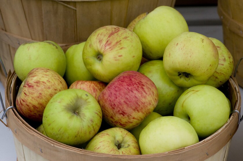 Consumir cinco manzanas por semana se asocia con un menor riesgo de desarrollar enfermedades pulmonares.