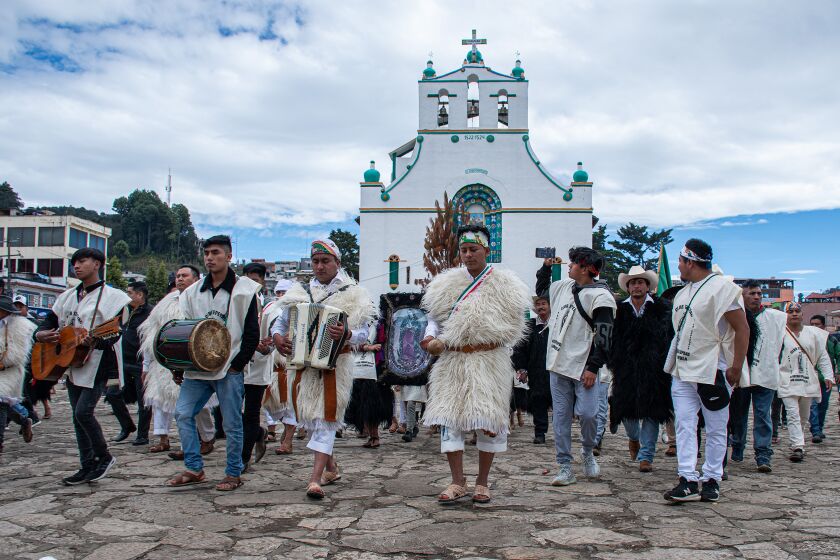 Indígenas mexicanos inician la peregrinación de la Virgen de Guadalupe