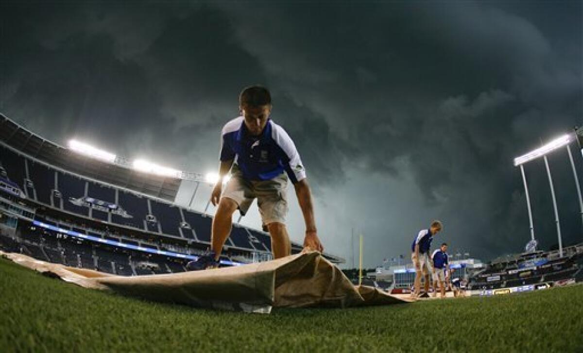 Royals-White Sox game rained out. Doubleheader today