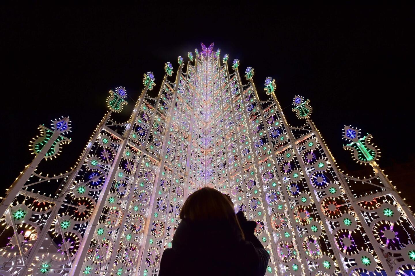 All lights Christmas tree
