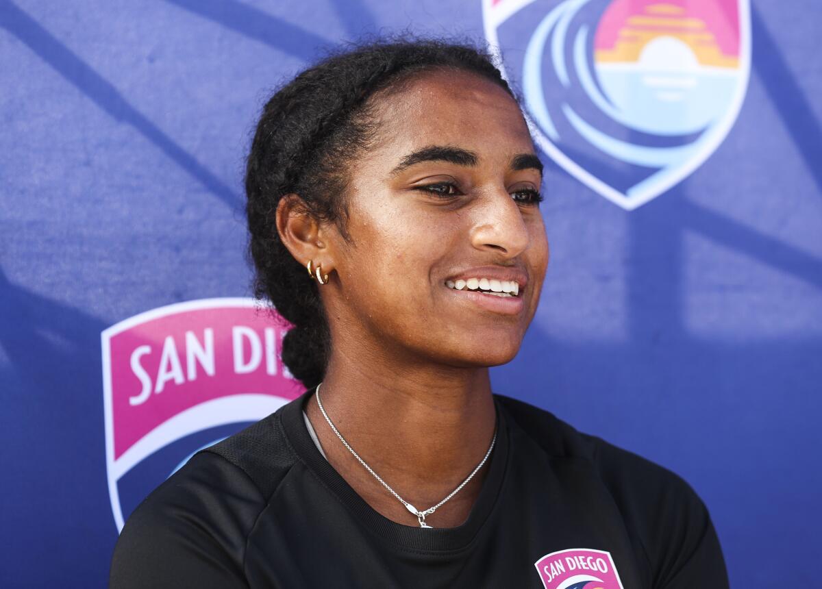 La defensora del San Diego Wave, Naomi Girma