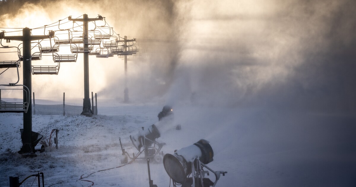 Salju atau tidak, lereng ski Big Bear dibuka minggu ini