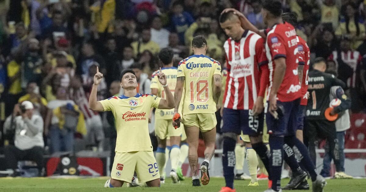 The USA is desperate as soon as they enter the classic Chivas