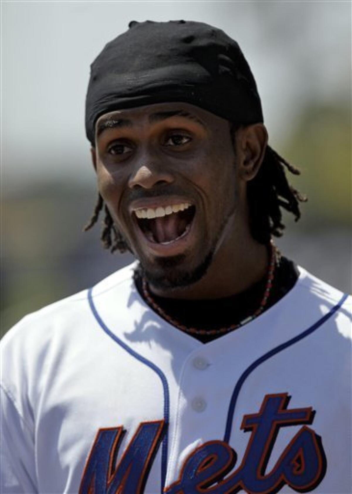 Mets sign shortstop Jose Reyes to minor league contract