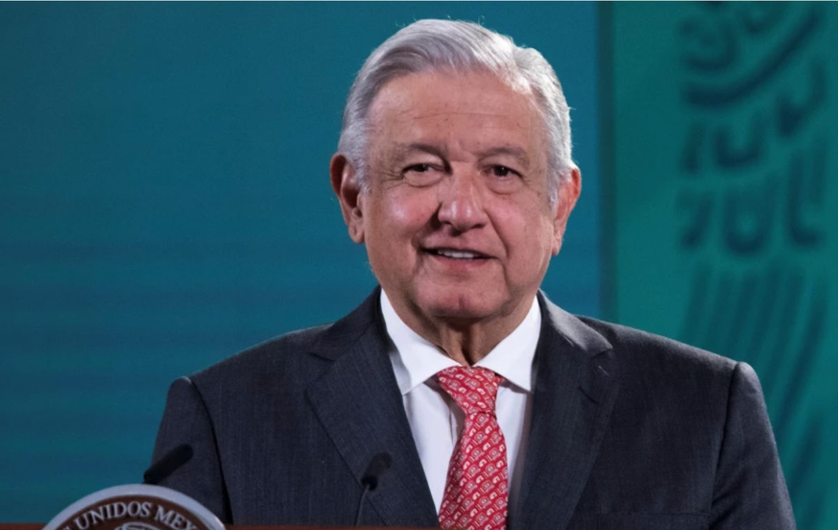 El presidente López Obrador sale del hospital y sorprende a todos con su revelación | Video - Los Angeles Times