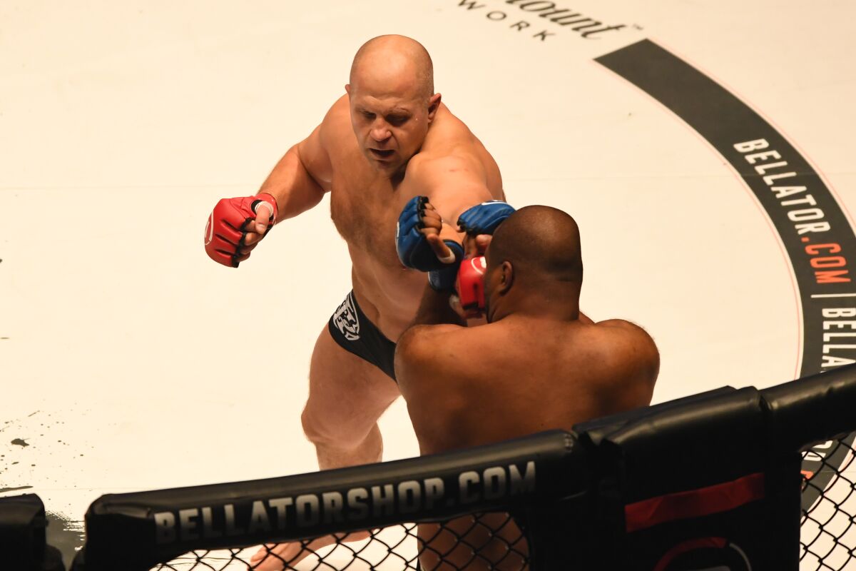 Fedor Emelianenko combat Rampage Jackson en décembre 2019.