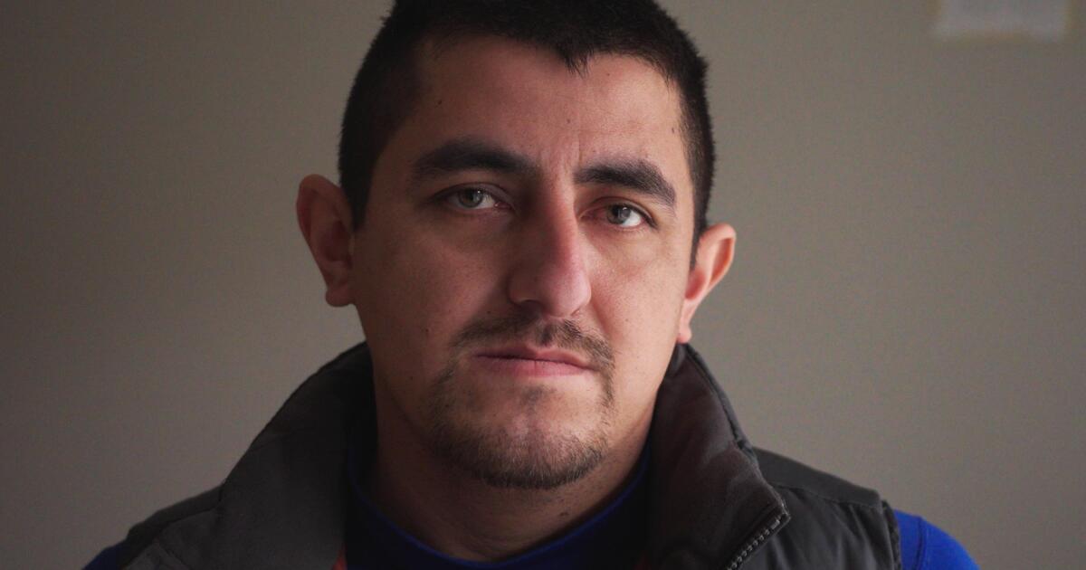 Depois que o homem foi espancado por agentes do ICE, cresce a demanda por responsabilização Depois que o homem foi espancado por agentes do ICE, cresce a demanda por responsabilização