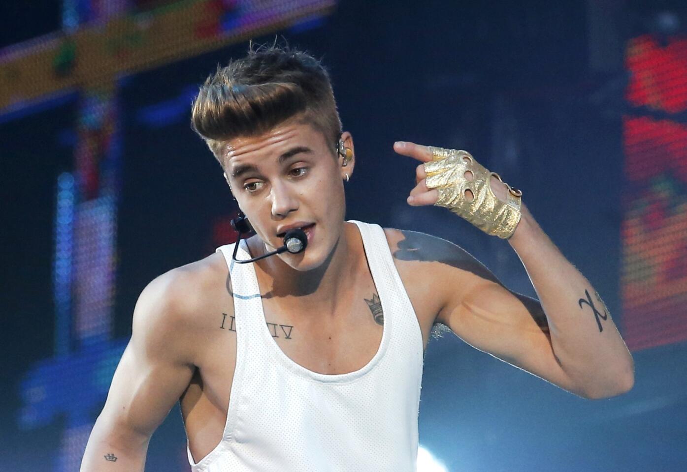 Justin Bieber denies attempted-robbery accusation