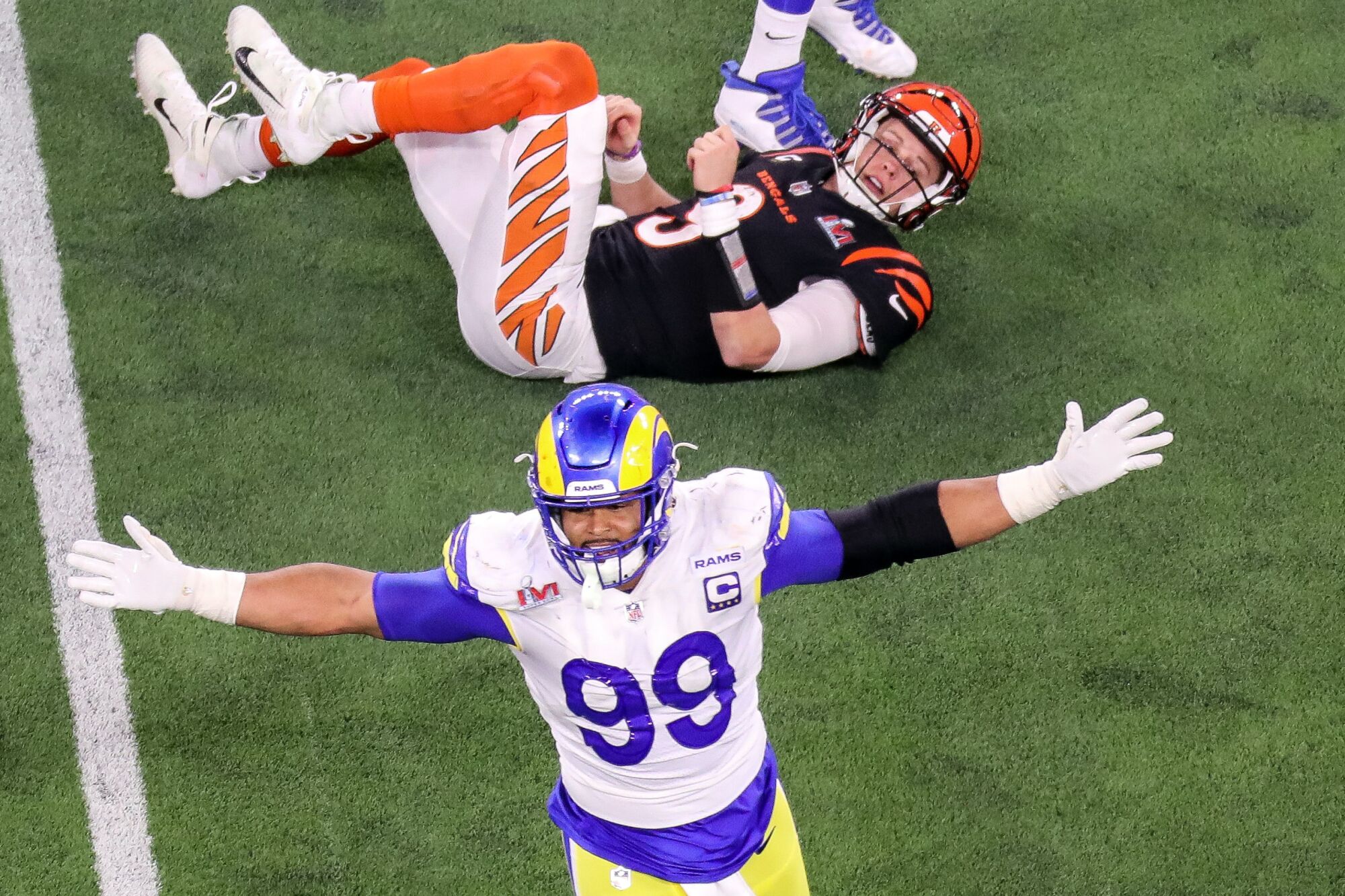 Rams defensive end Aaron Donald celebrates.
