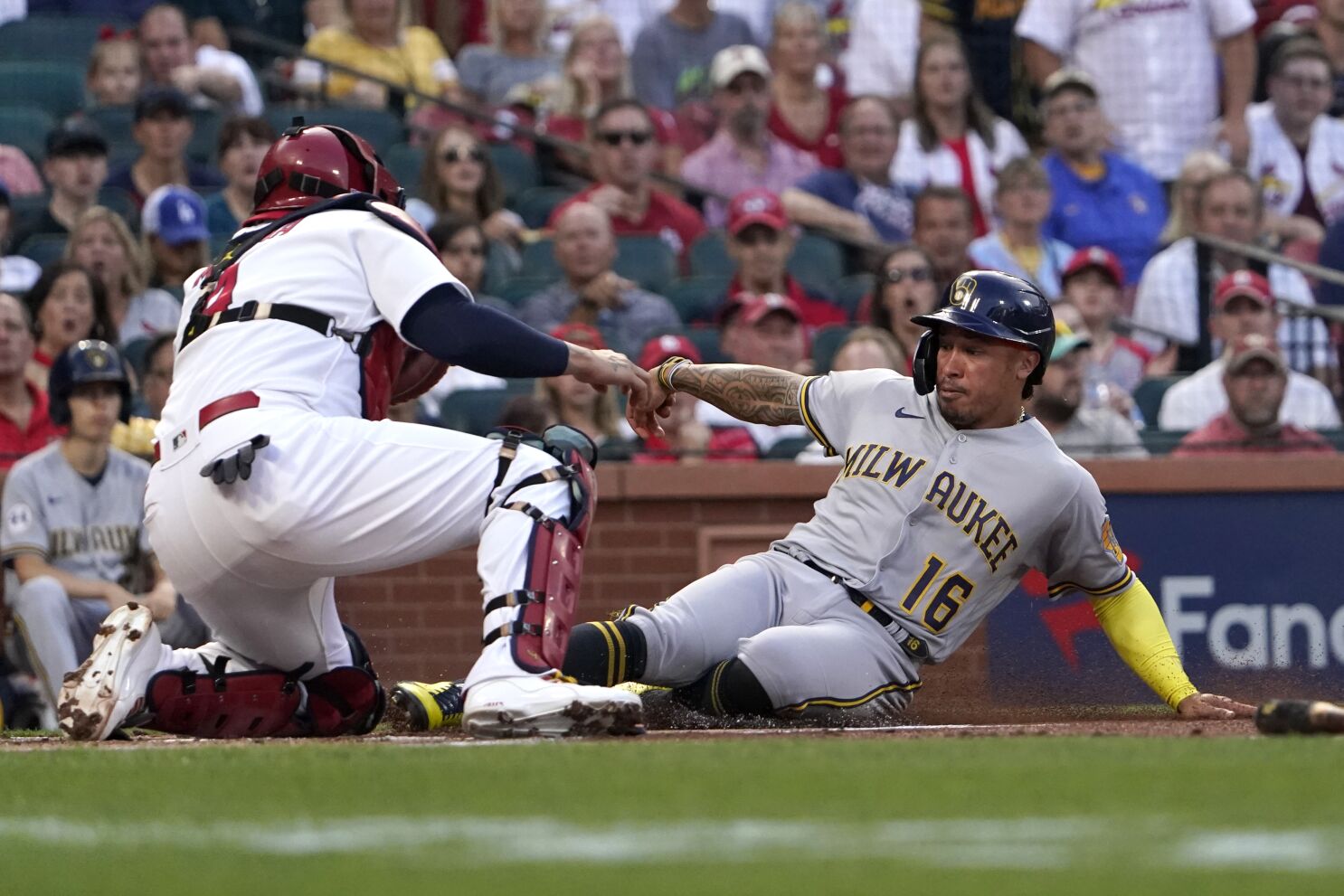 Milwaukee's Burnes has no-hitter through 8 innings