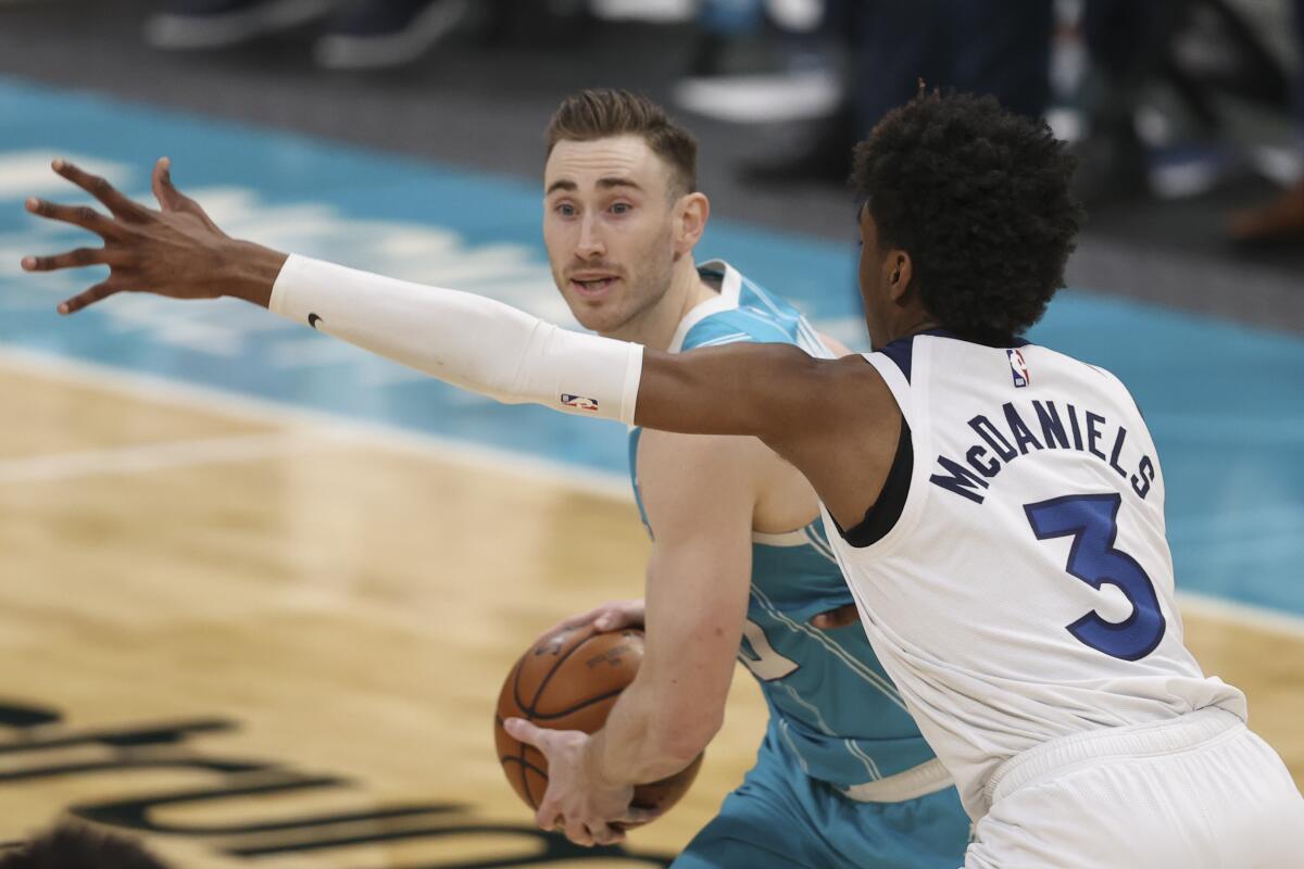 NBA free agency: Gordon Hayward signs with Hornets