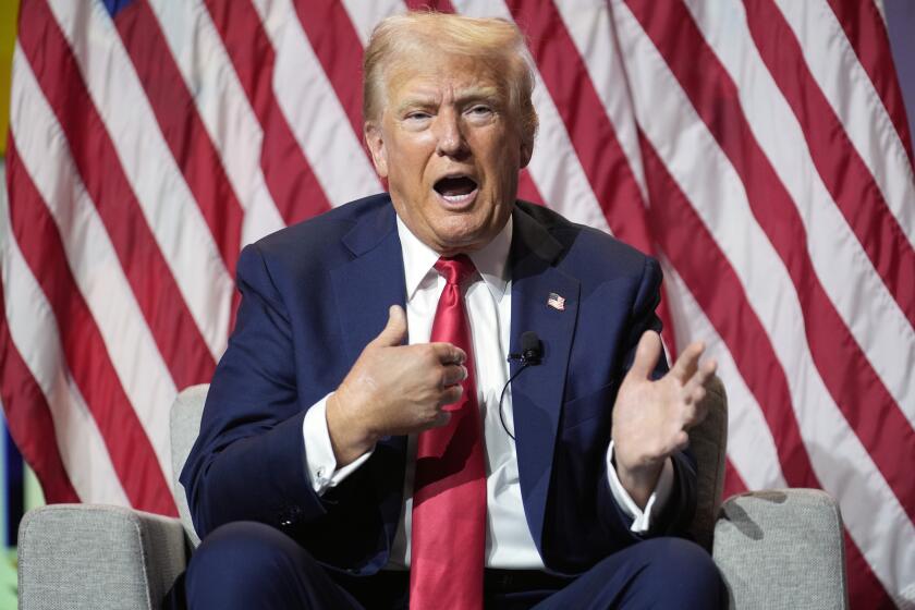 El candidato presidencial republicano, el expresidente Donald Trump, habla en la convención de la Asociación Nacional de Periodistas Negros (NABJ, por sus siglas en inglés), el miércoles 31 de julio de 2024, en Chicago. (Foto AP/Charles Rex Arbogast)