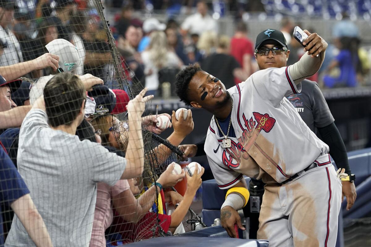 El venezolano Ronald Acuña Jr., de los Bravos de Atlanta, 