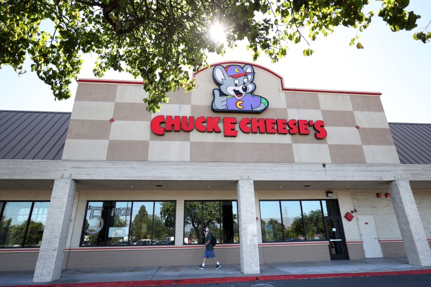 The exterior of a Chuck E. Cheese restaurant.