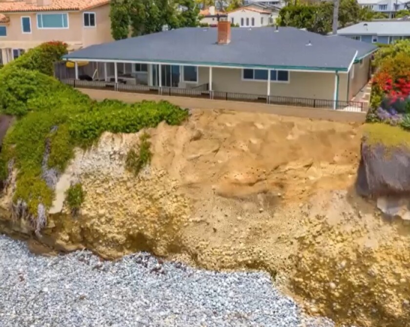 A photo simulation depicts the repaired bluff, as presented to the La Jolla Development Permit Review Committee.