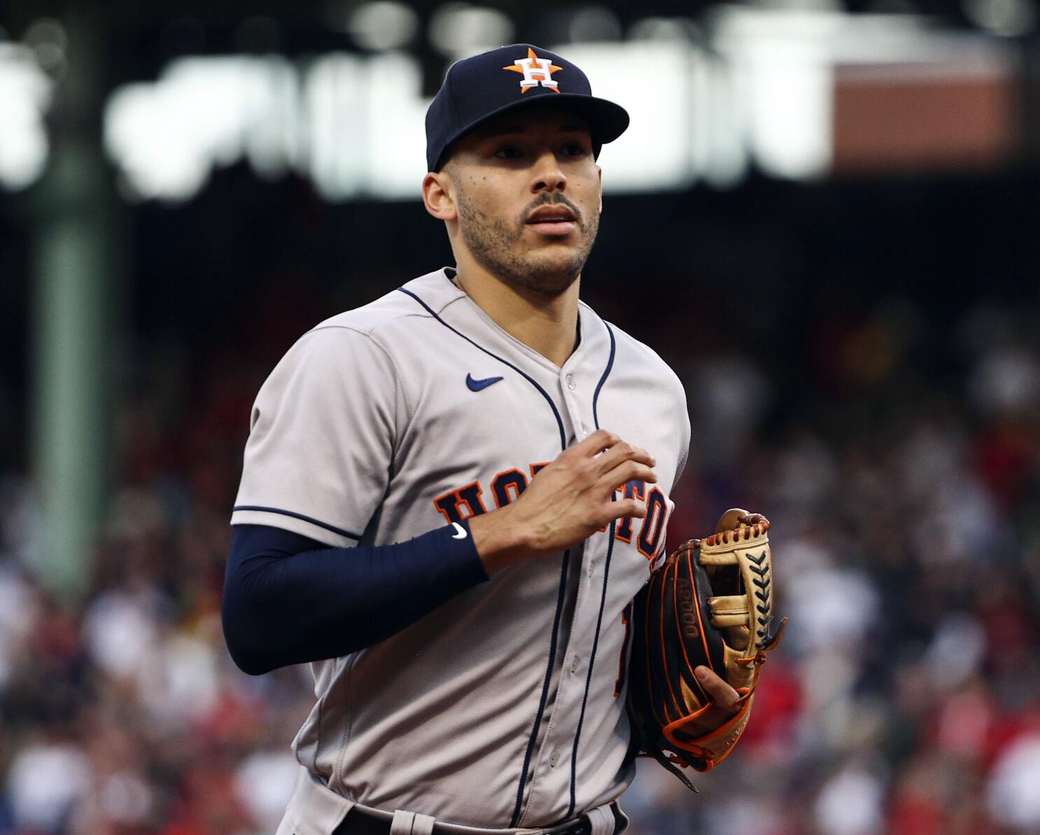 Mets sign left-handed reliever amid Carlos Correa situation