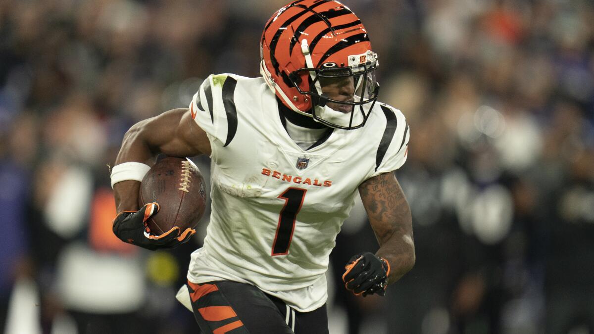 Thursday Night Football NFL DFS lineup: For Bengals vs. Dolphins, can we  trust Tua Tagovailoa, Chase Edmonds, or Raheem Mostert?