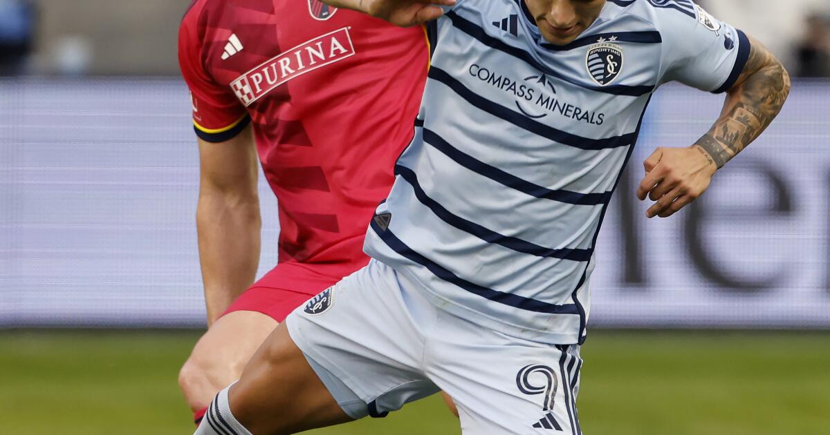 Sporting KC Upsets St. Louis City with 2-1 Victory in MLS Playoffs