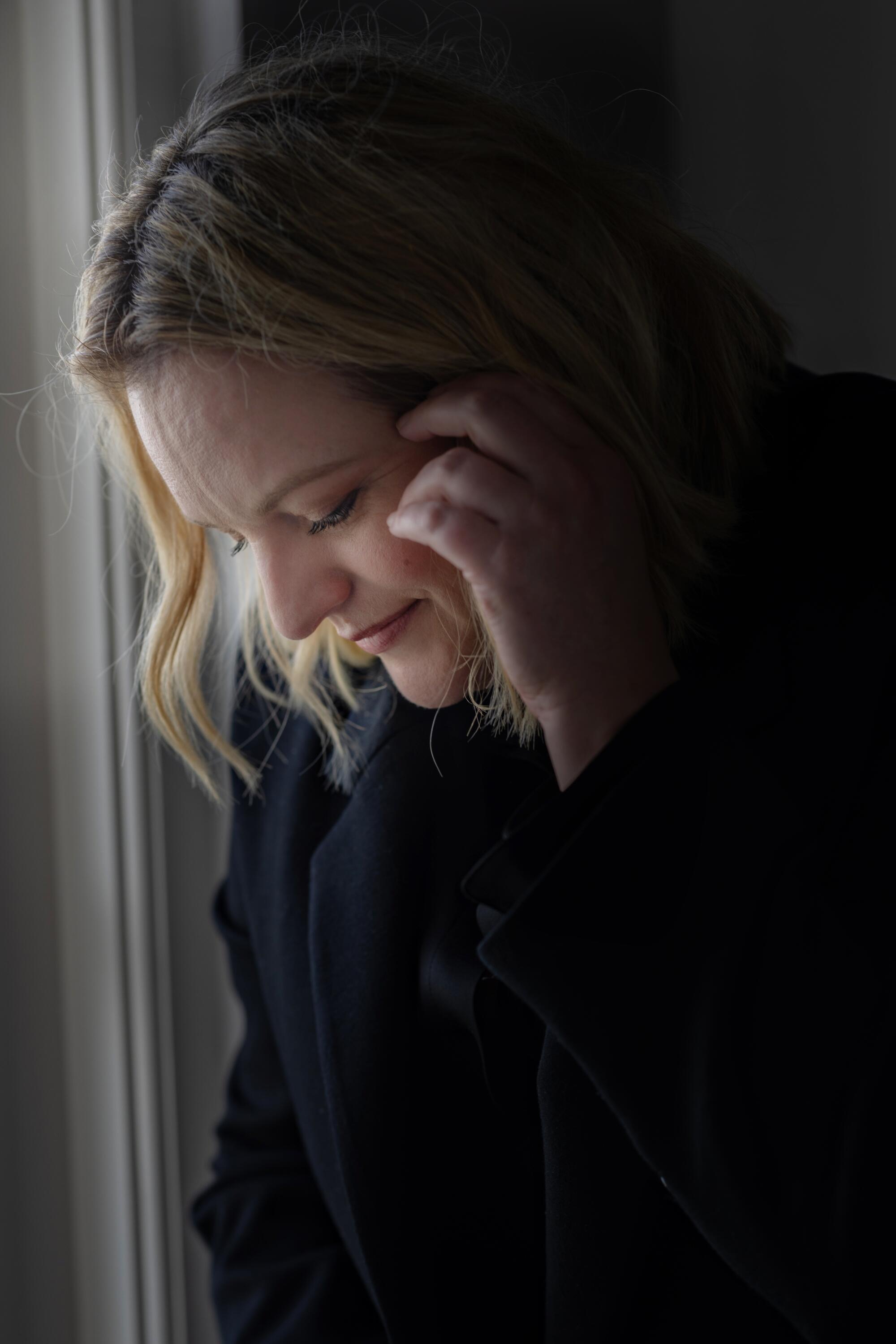 Elisabeth Moss: This ‘Handmaid’s Tale’ finale moment 'gives me chills' 2 Elisabeth Moss.