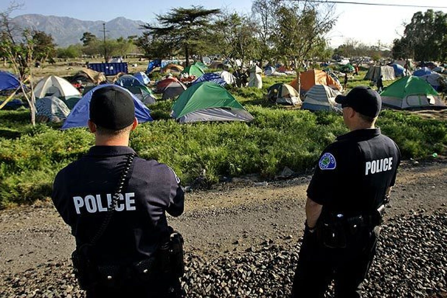 ontwikkeling vasthoudend trompet Ontario police clear out most of Tent City - Los Angeles Times