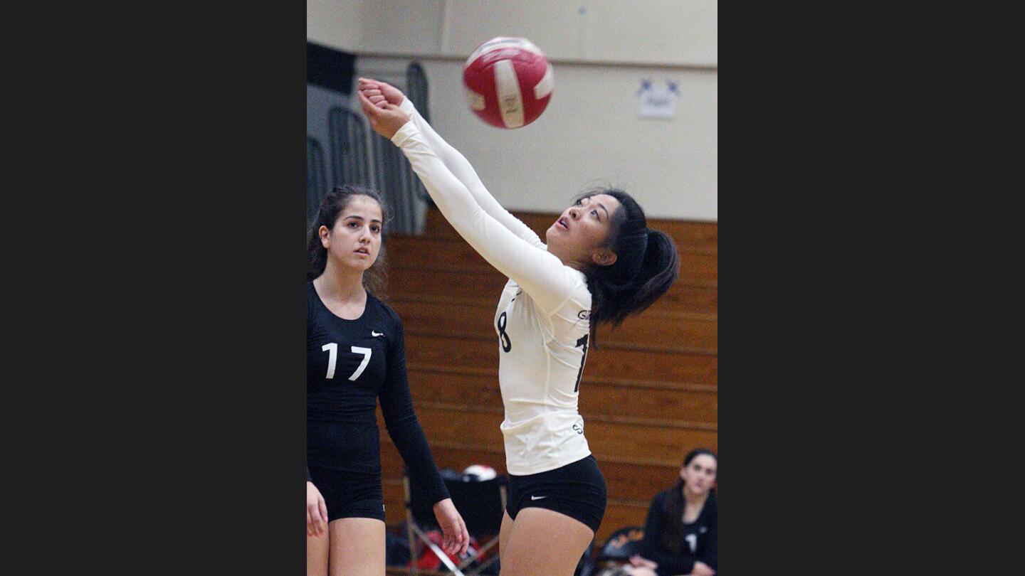 Photo Gallery: La Cañada vs. Glendale in non-league girls' volleyball