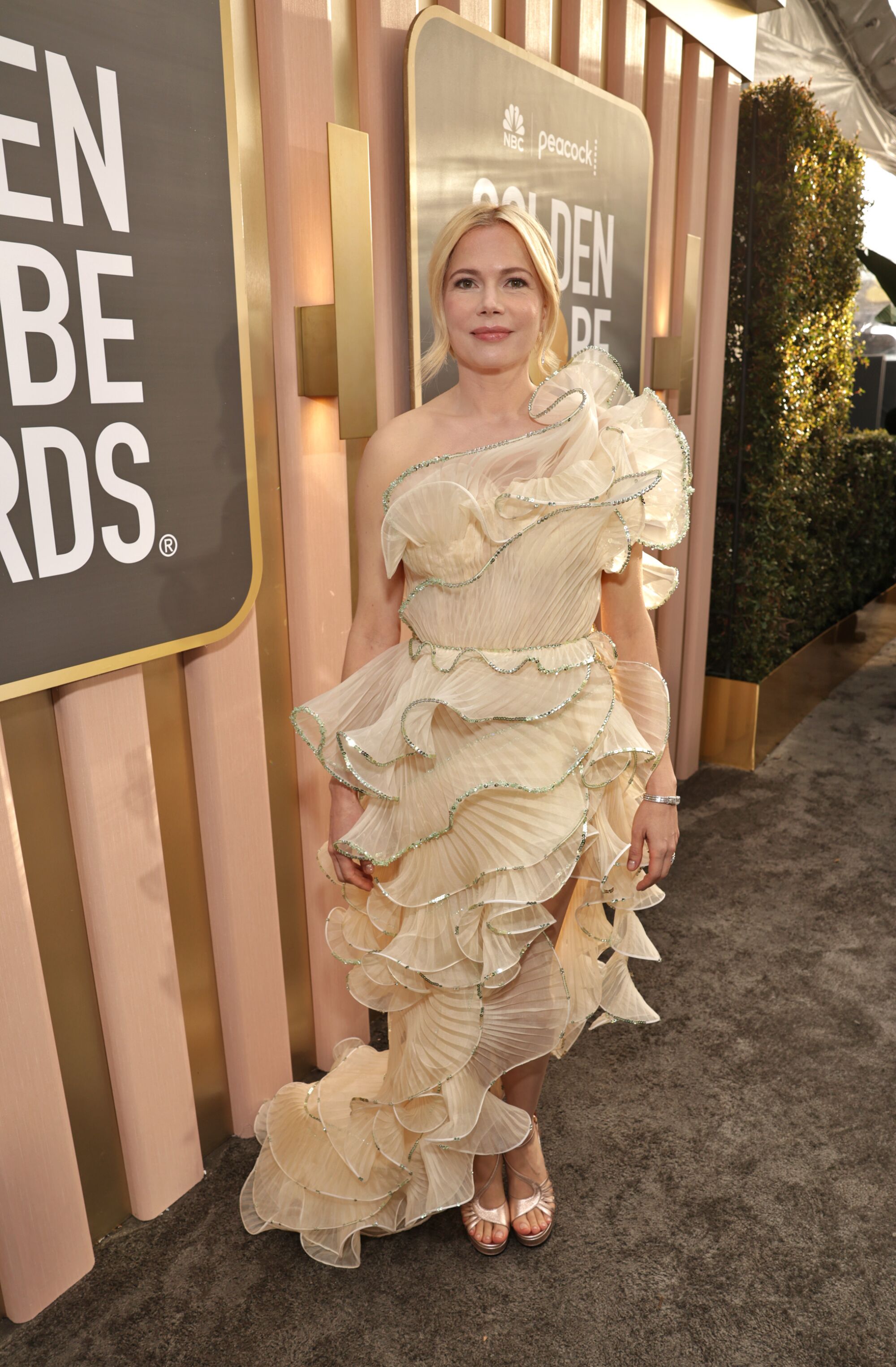 Michelle Williams stuns in this ruffled gown.