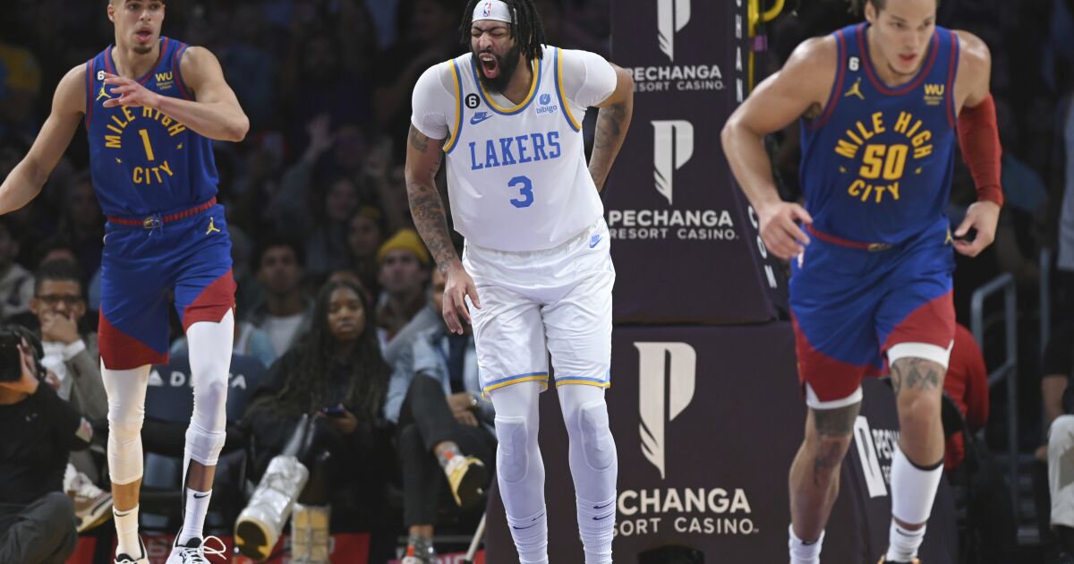 Hernández : Le gros problème des Lakers avec leur première victoire : le dos douloureux d’Anthony Davis