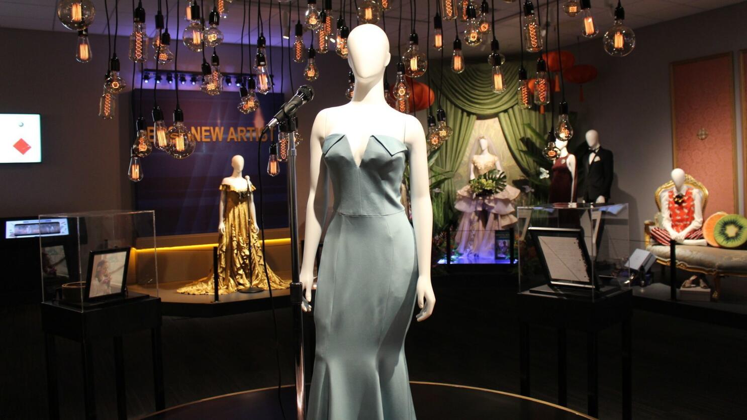 Hollywood Movie Costumes and Props: Oscar-nominated film costumes