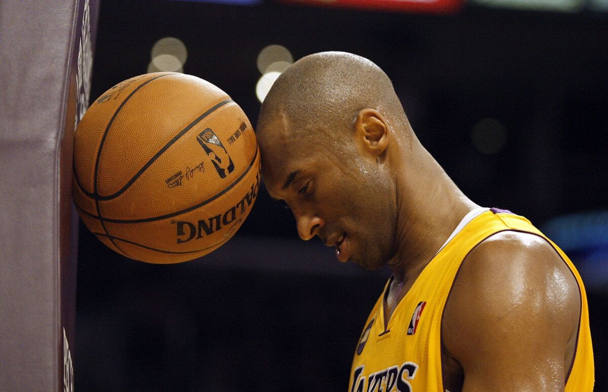 Can Kobe Bryant help the new-look Lakers develop a team-first mentality?