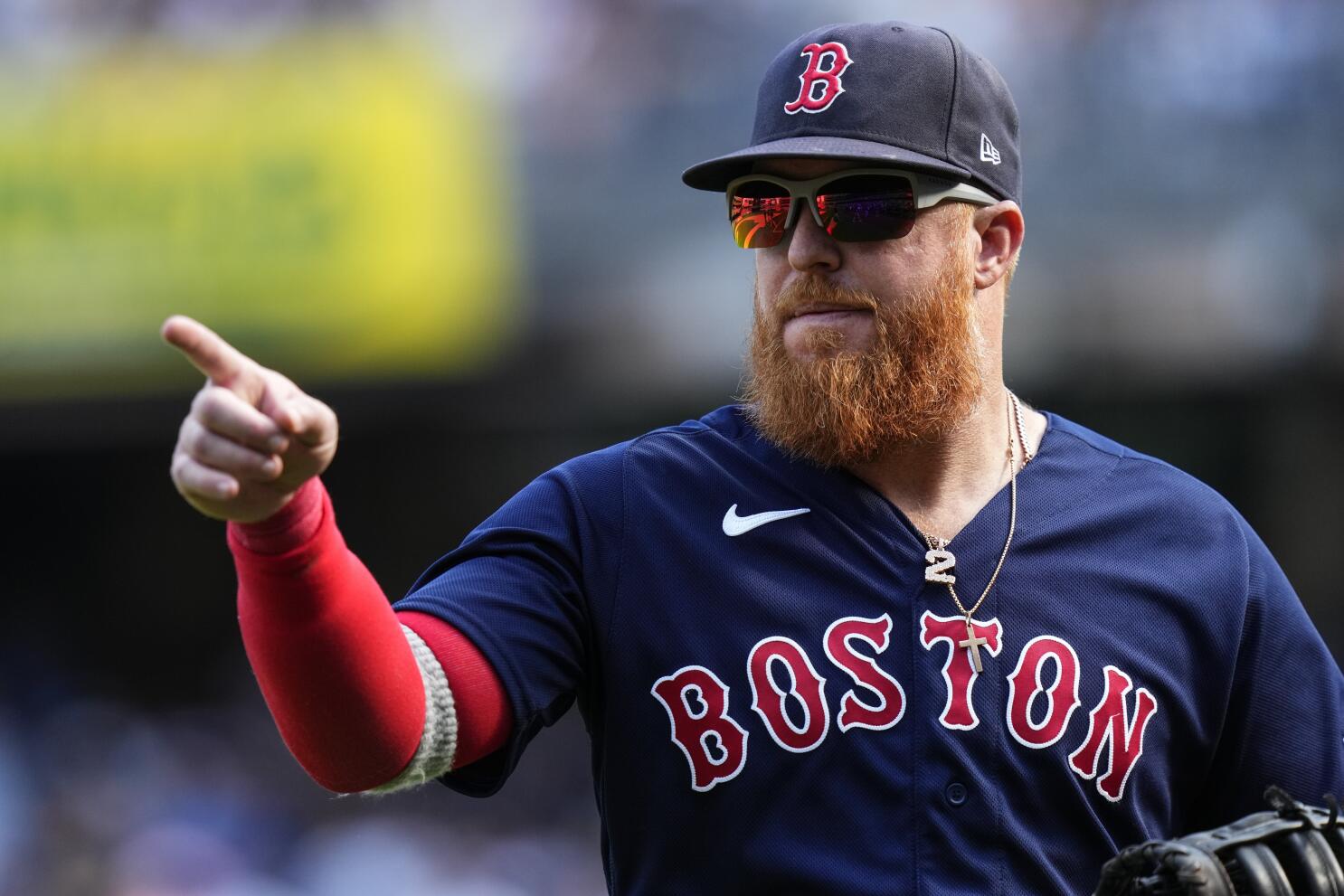 Justin Turner returns to the Red Sox' lineup on Saturday following a