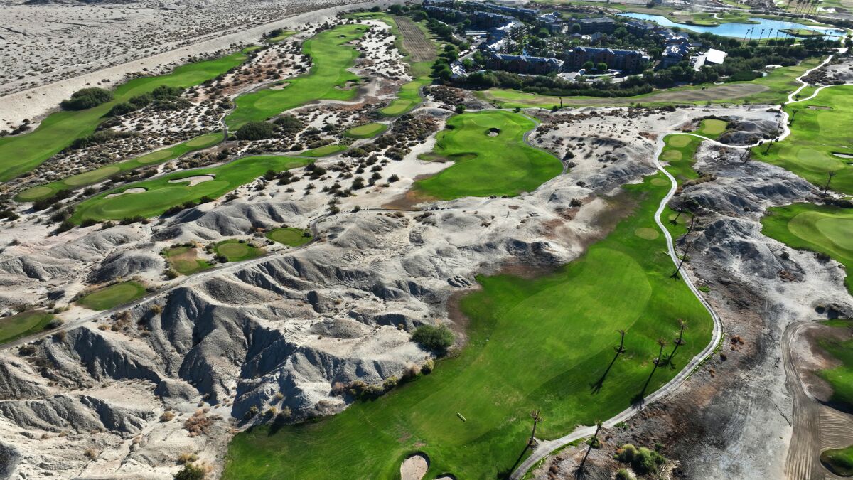 Image of post: Why desert golf courses and artificial lakes remain untouched by the Colorado River crisis
