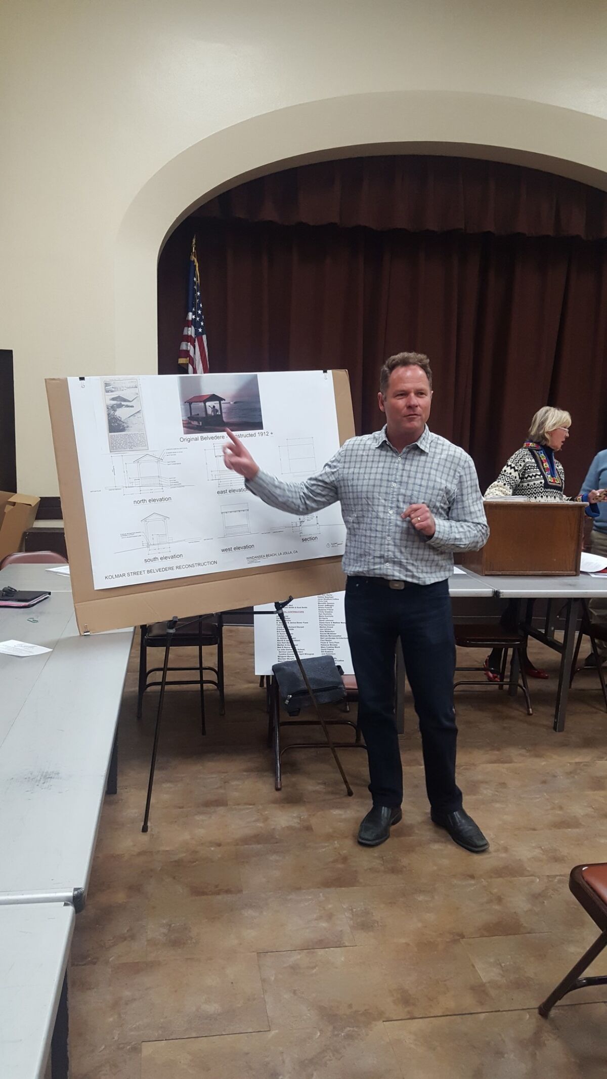 Jim Neri presents plans to replace a belvedere at Windansea Beach during a La Jolla Parks & Beaches meeting in December 2018.