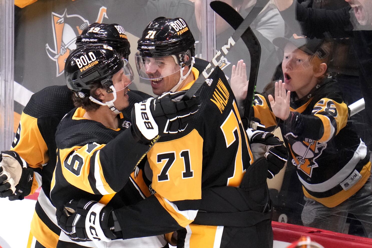 NHL roundup: Penguins take 2-1 series lead on Rangers - The Boston