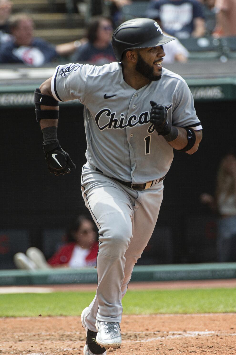 White Sox blow six-run lead in ninth, fall to Guardians in 11 - Chicago  Sun-Times