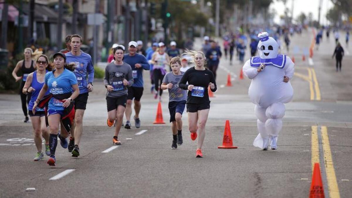 Cardiff Kook Run brings out goofy costumes, fast Canadians - The