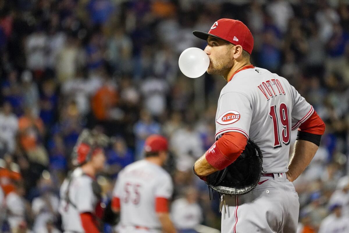 Joey Votto homers in sixth straight game Thursday